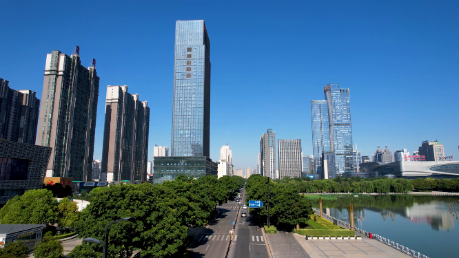 航拍河南洛阳城市商业中心
