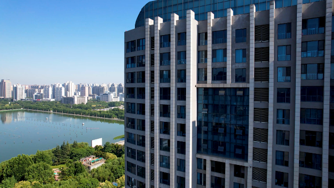 航拍河南洛阳城市上空建筑
