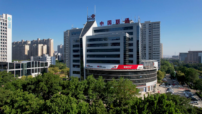 航拍河南洛阳兴洛湖公园周边建筑