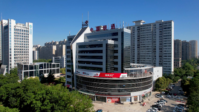 航拍河南洛阳兴洛湖公园周边建筑