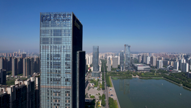 航拍河南洛阳城市上空建筑