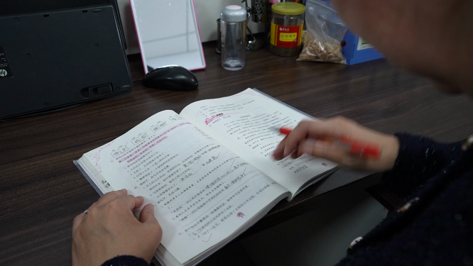 河南三门峡市实验小学 老师批改作业