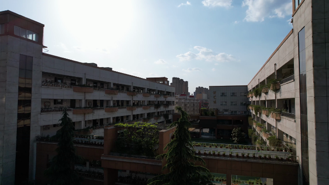 航拍河南三门峡市实验小学场景 