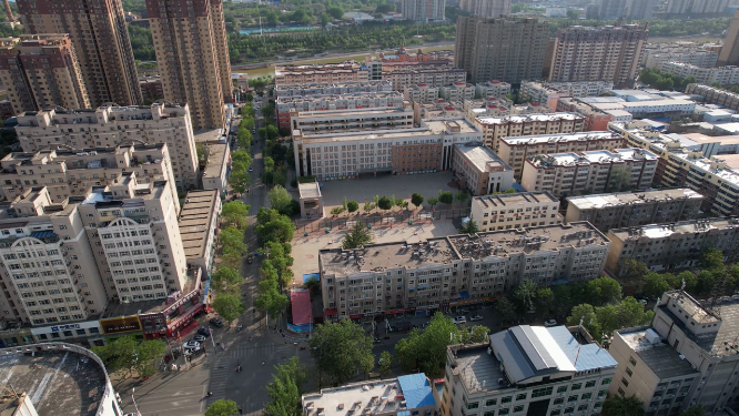 航拍河南三门峡市实验小学场景 