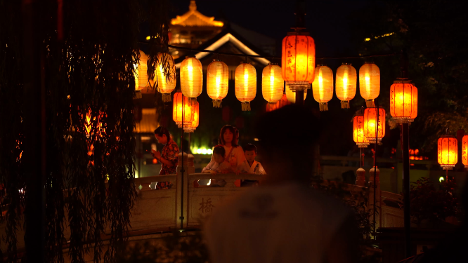 河南洛阳洛邑古城夜晚景色拍摄