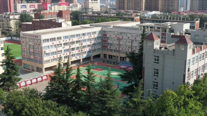 学校