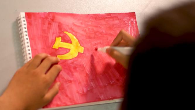 学生画画爱国