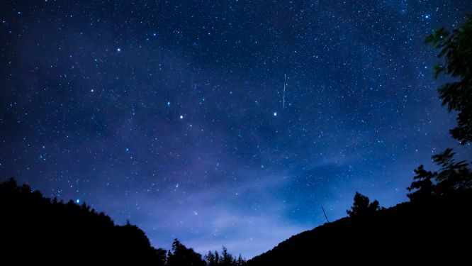 实拍4K星空运动星轨素材
