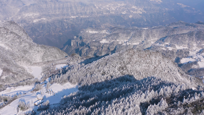 4k航拍恩施雪山雾凇风光