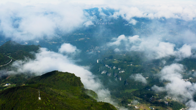 4k航拍高山峡谷云海