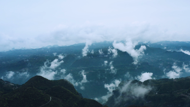 4k航拍高山峡谷云海