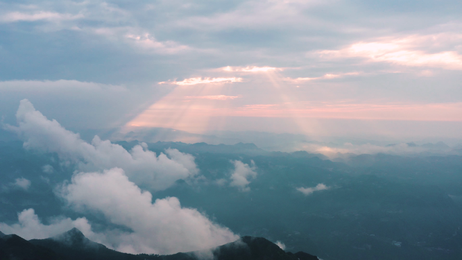 4k航拍山村晚霞