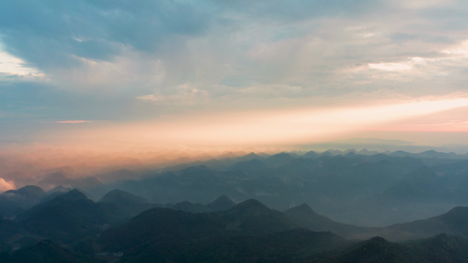 4k航拍山村晚霞