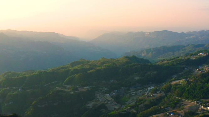 4k航拍山村晚霞