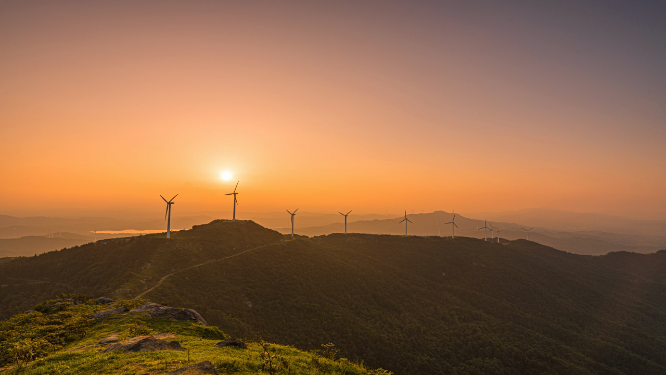 风力发电站山川夕阳延时