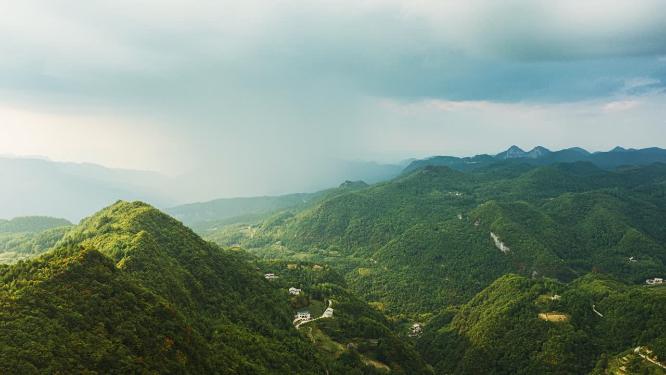4k航拍山区现象