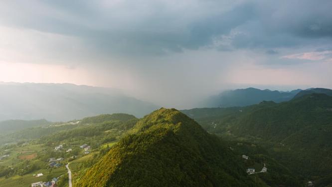 4k航拍山区雨幡现象