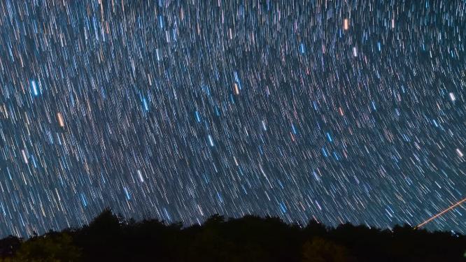 4k山顶星空星轨延时