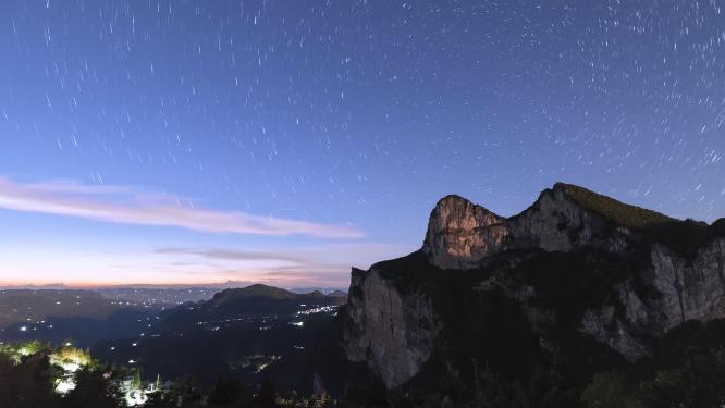 4k山顶星空星轨延时