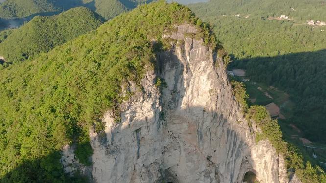 航拍山峰风光
