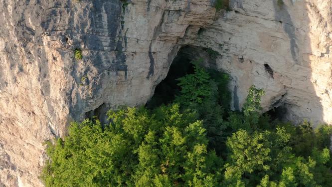 航拍山峰风光