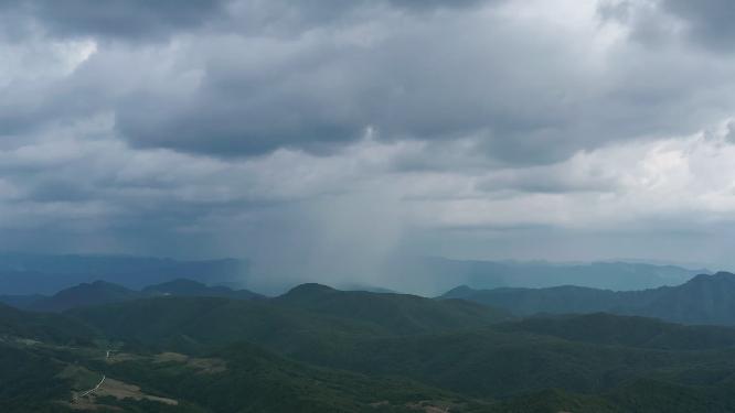 4k航拍山区雨幡现象