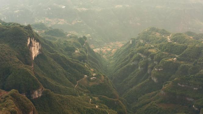 航拍峡谷山脊地形