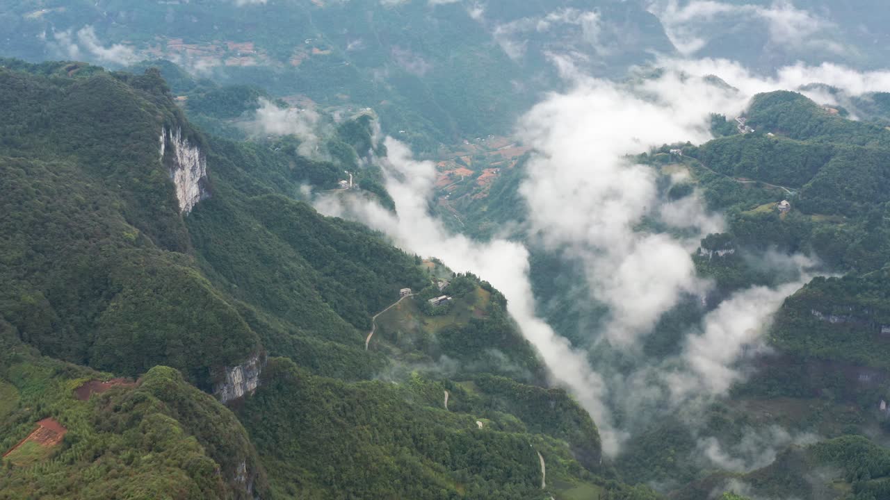 4k航拍高山峡谷云海