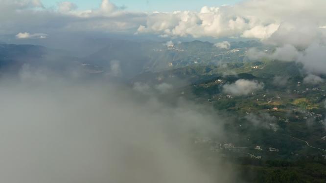 航拍云海下的山村