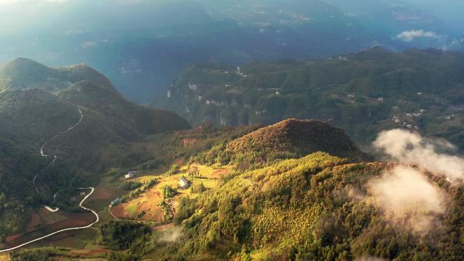 航拍云海下的山村