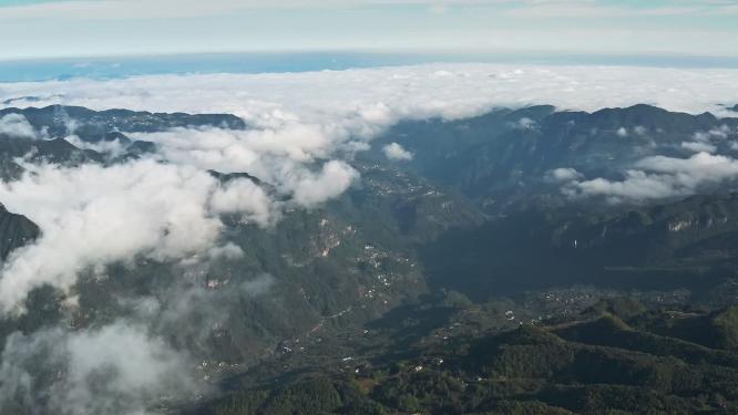 4k航拍高山峡谷云海