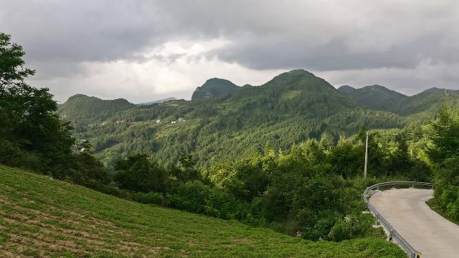 4k航拍山村晚霞