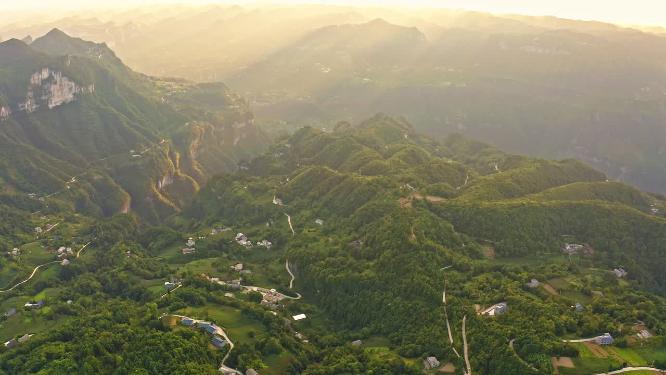 航拍山川峡谷丁达尔效应