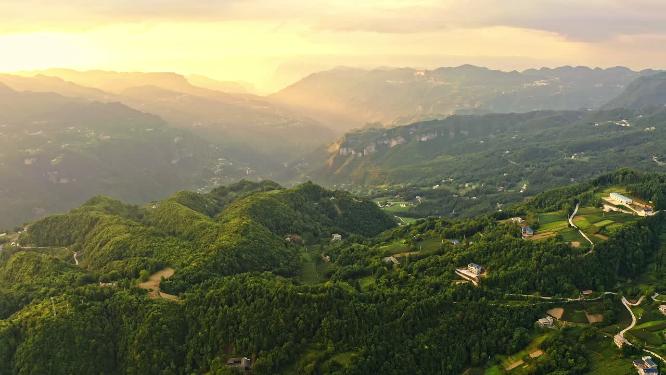 航拍山川峡谷丁达尔效应