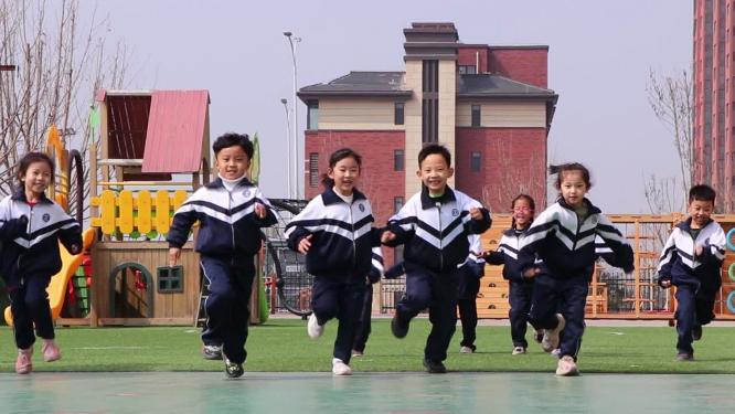 多彩幼儿园欢乐成长