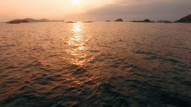 金色水面湖面波光粼粼江面湖水河流黄昏波光