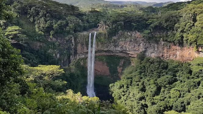 4K瀑布高山流水
