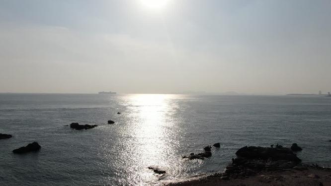 航拍一望无际蓝色海洋