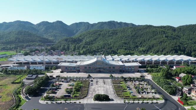 航拍江西吉安井冈山高铁站