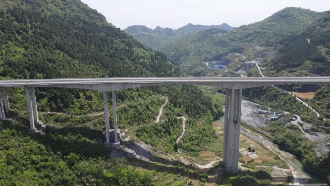 航拍中国速度大山高速公路交通