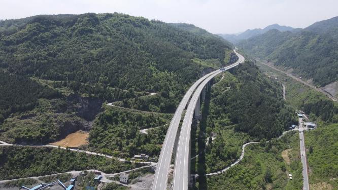 航拍中国速度大山高速公路交通