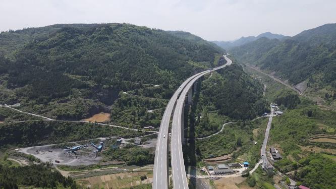 航拍中国速度大山高速公路交通
