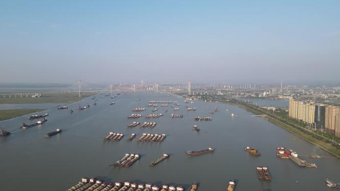 湖南岳阳洞庭湖大桥船只航拍