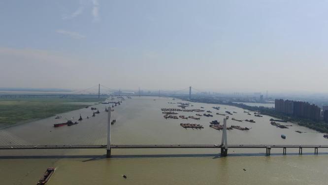 湖南岳阳洞庭湖大桥船只航拍
