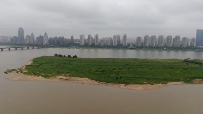 航拍江西南昌赣江涨洪水