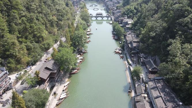 航拍湖南湘西凤凰古城沱江风光