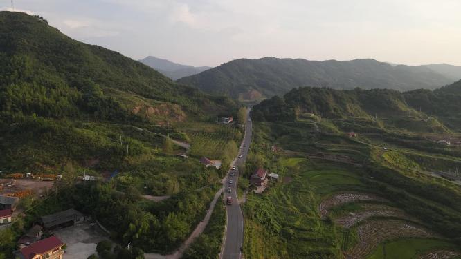 航拍连绵起伏山川丘陵地貌