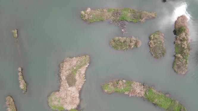 俯拍湖泊岛屿大自然