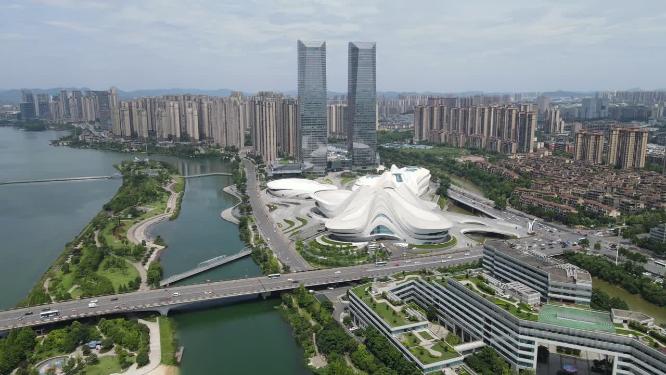 湖南长沙梅溪湖艺术中心金茂双塔