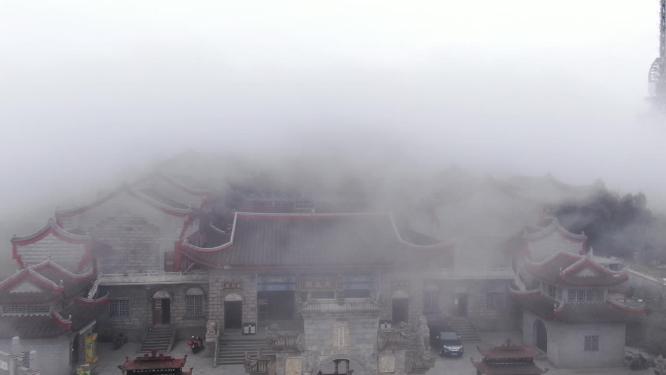 湖南南岳衡山迷雾缭绕航拍